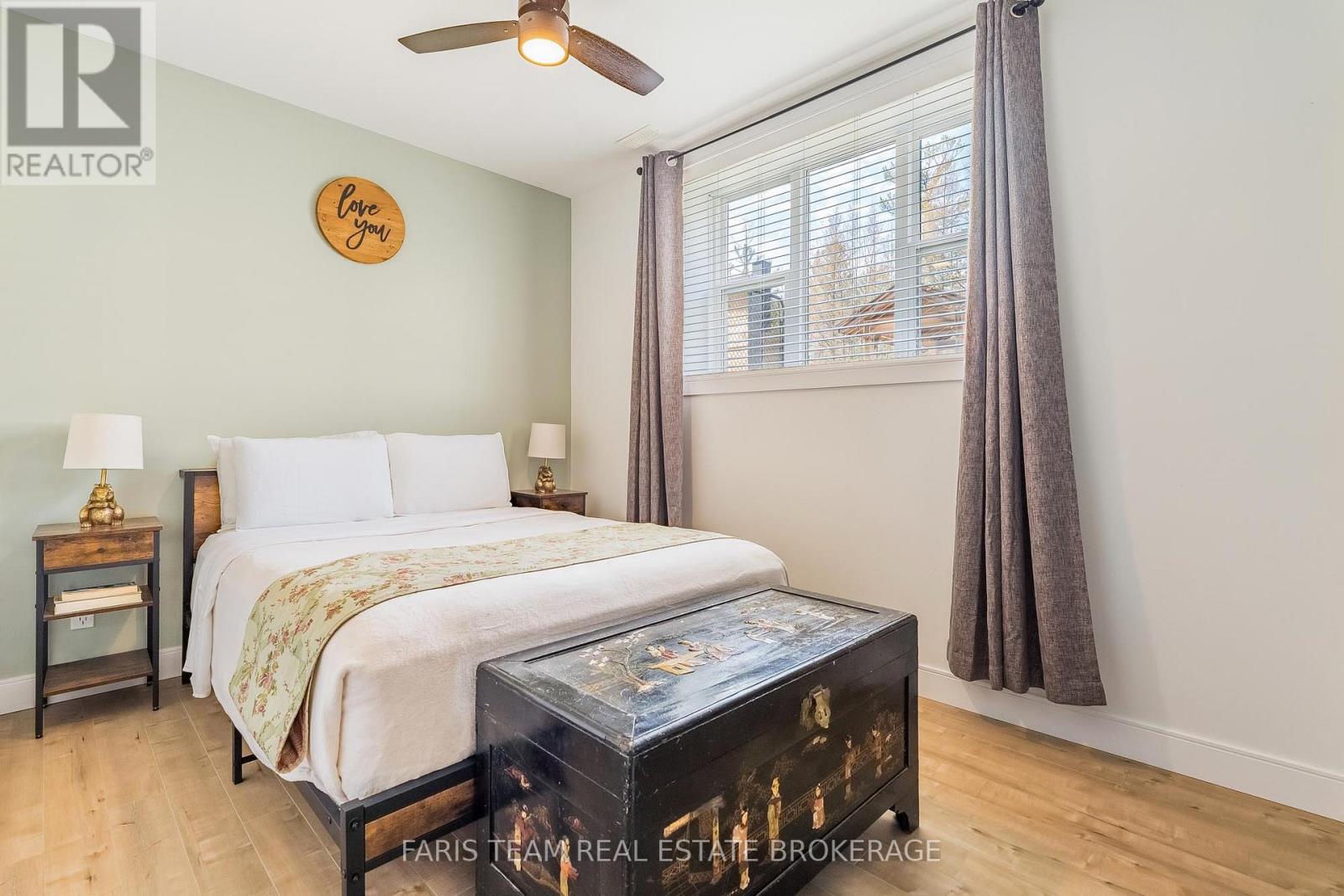 116 MAMIE AVENUE - 32