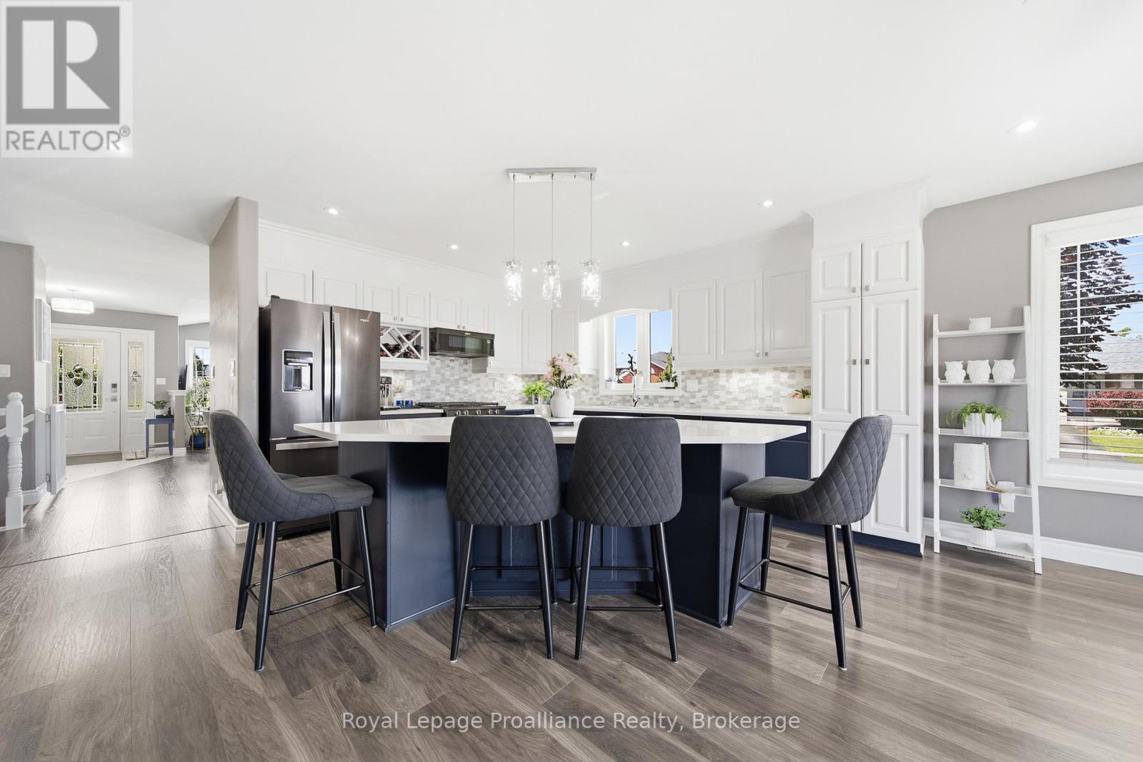 15 CHELSEA CRESCENT - Image 11