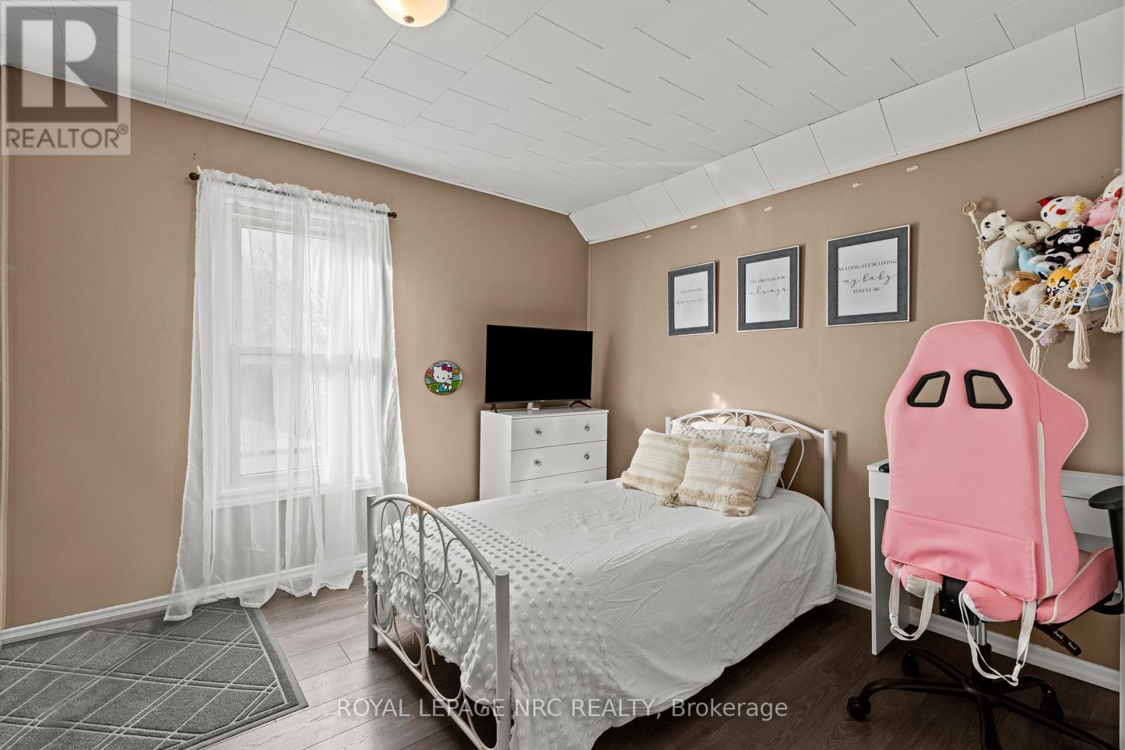 313 BURGAR STREET - 25