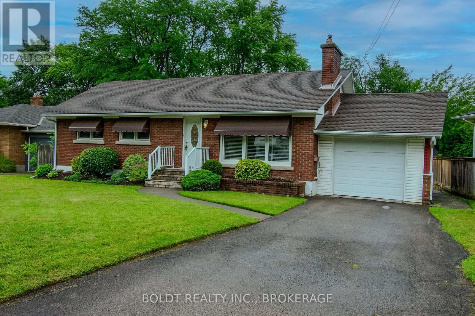 25 ELM RIDGE DRIVE - 32