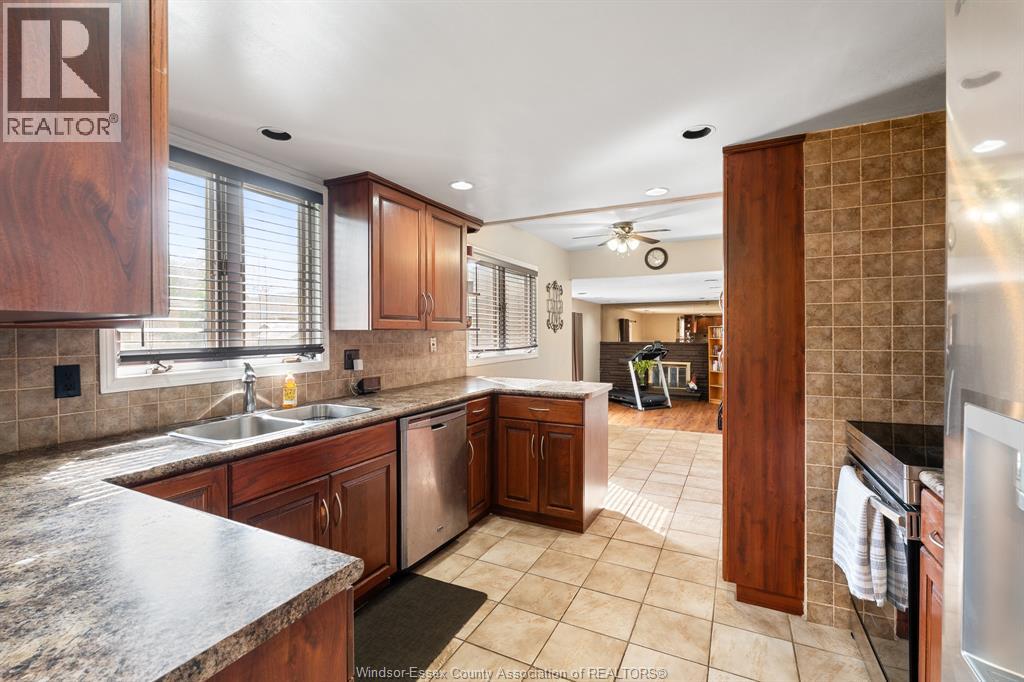 2870 GLENWOOD AVENUE - 12