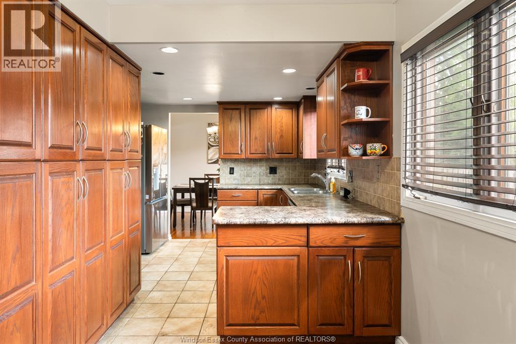 2870 GLENWOOD AVENUE - 13