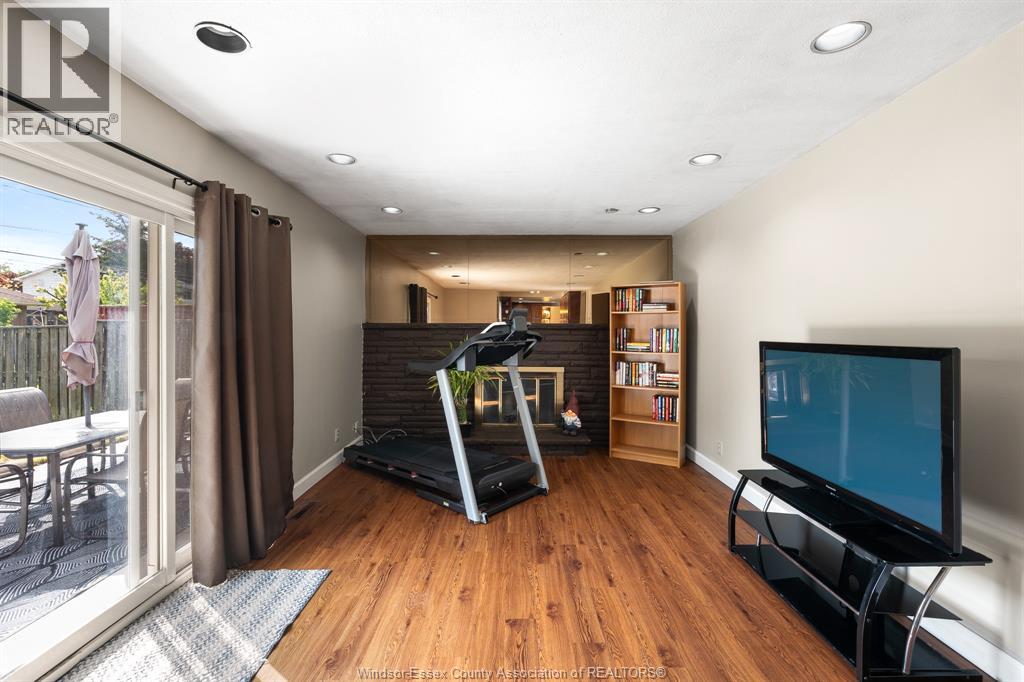 2870 GLENWOOD AVENUE - 19