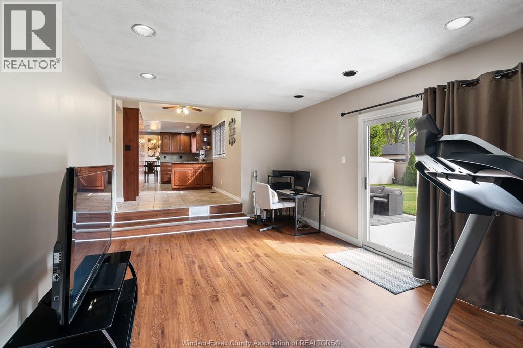 2870 GLENWOOD AVENUE - 20