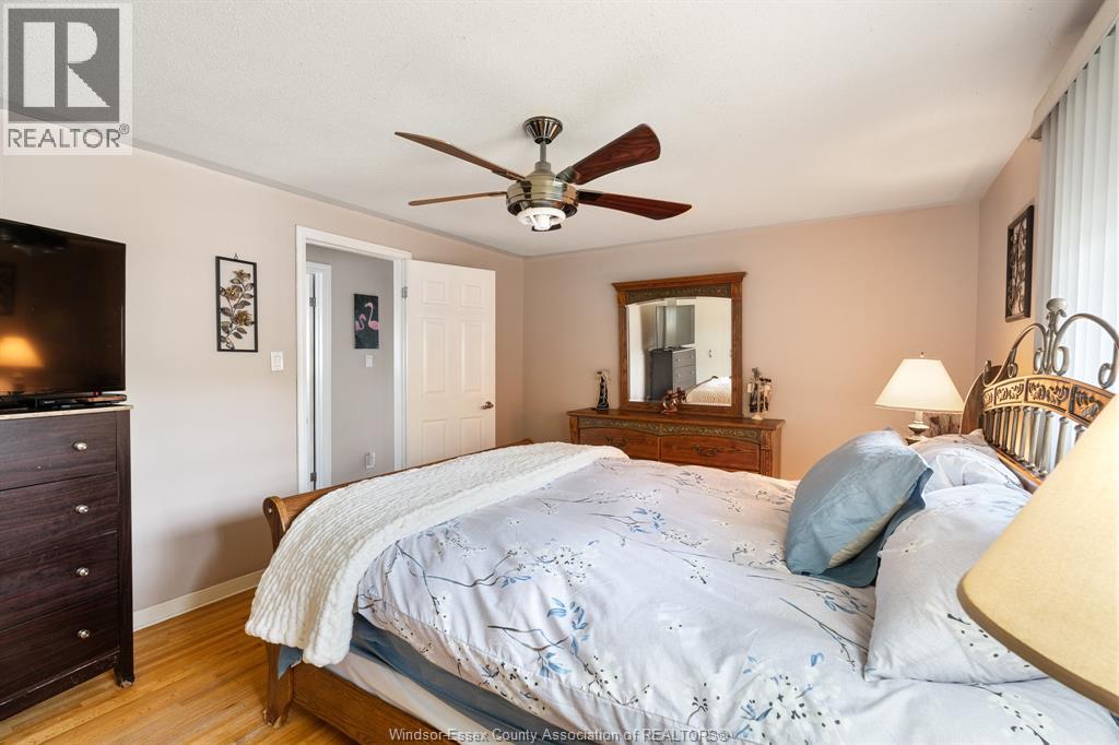 2870 GLENWOOD AVENUE - 22