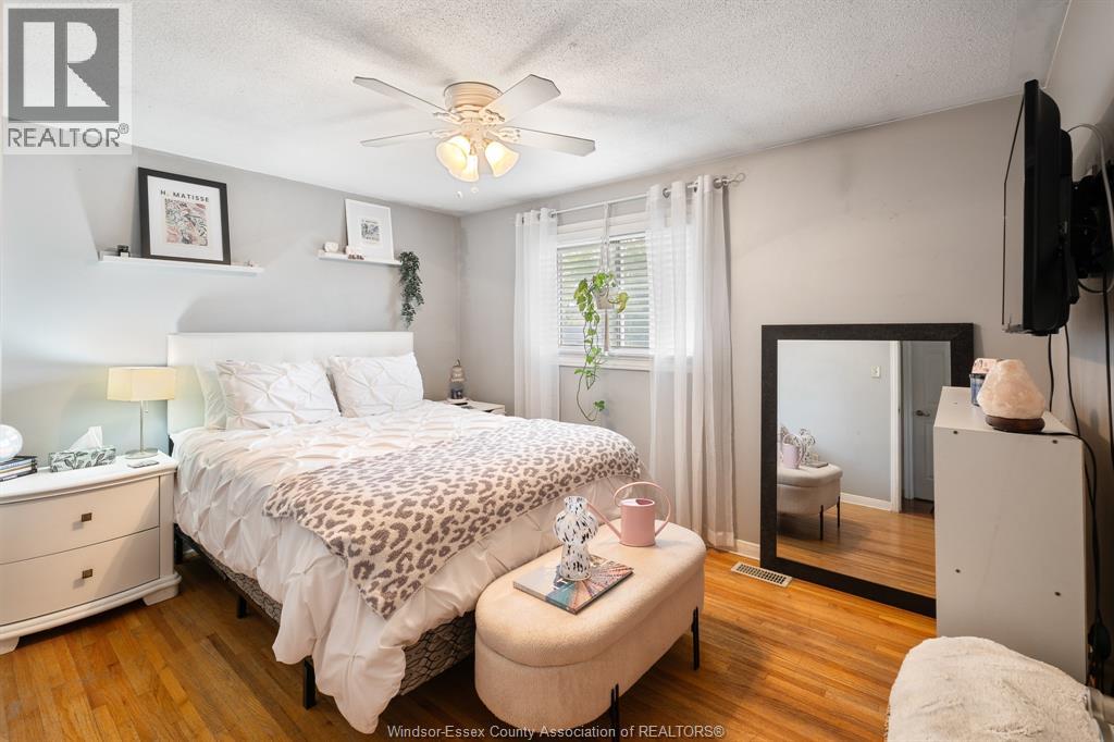 2870 GLENWOOD AVENUE - 23
