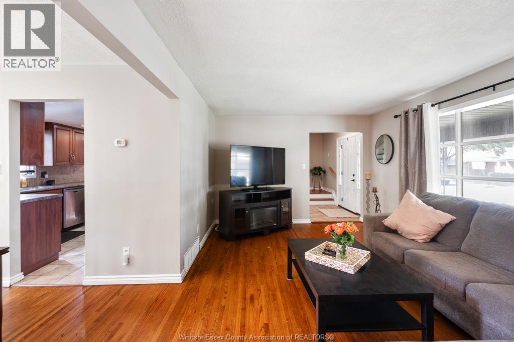 2870 GLENWOOD AVENUE - 9