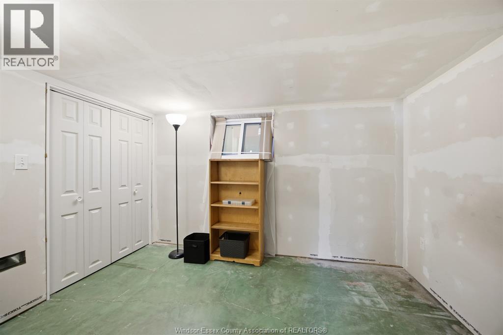 924 MARENTETTE AVENUE - 23