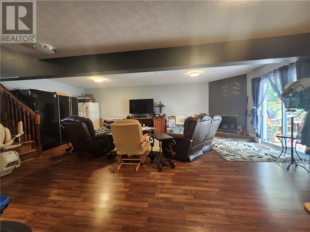 3637 Keith Avenue - 27