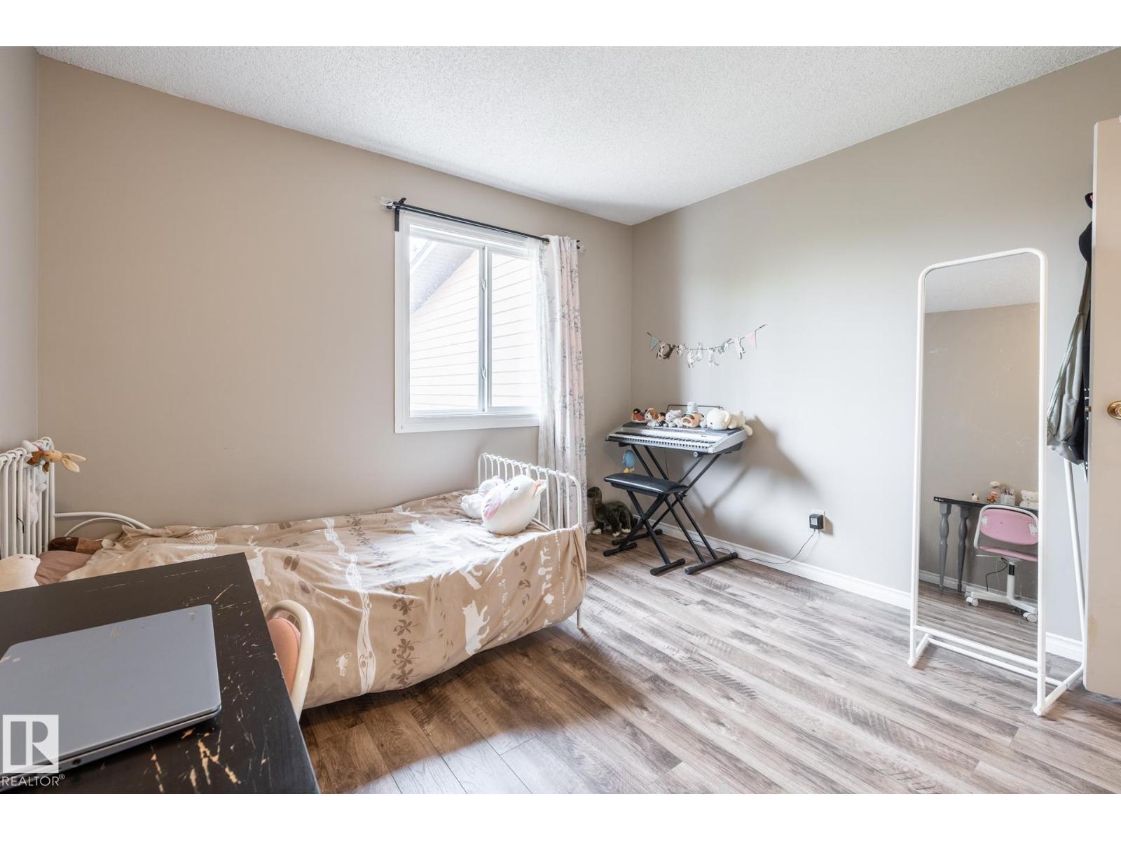 #20 3812 20 AV NW - 18