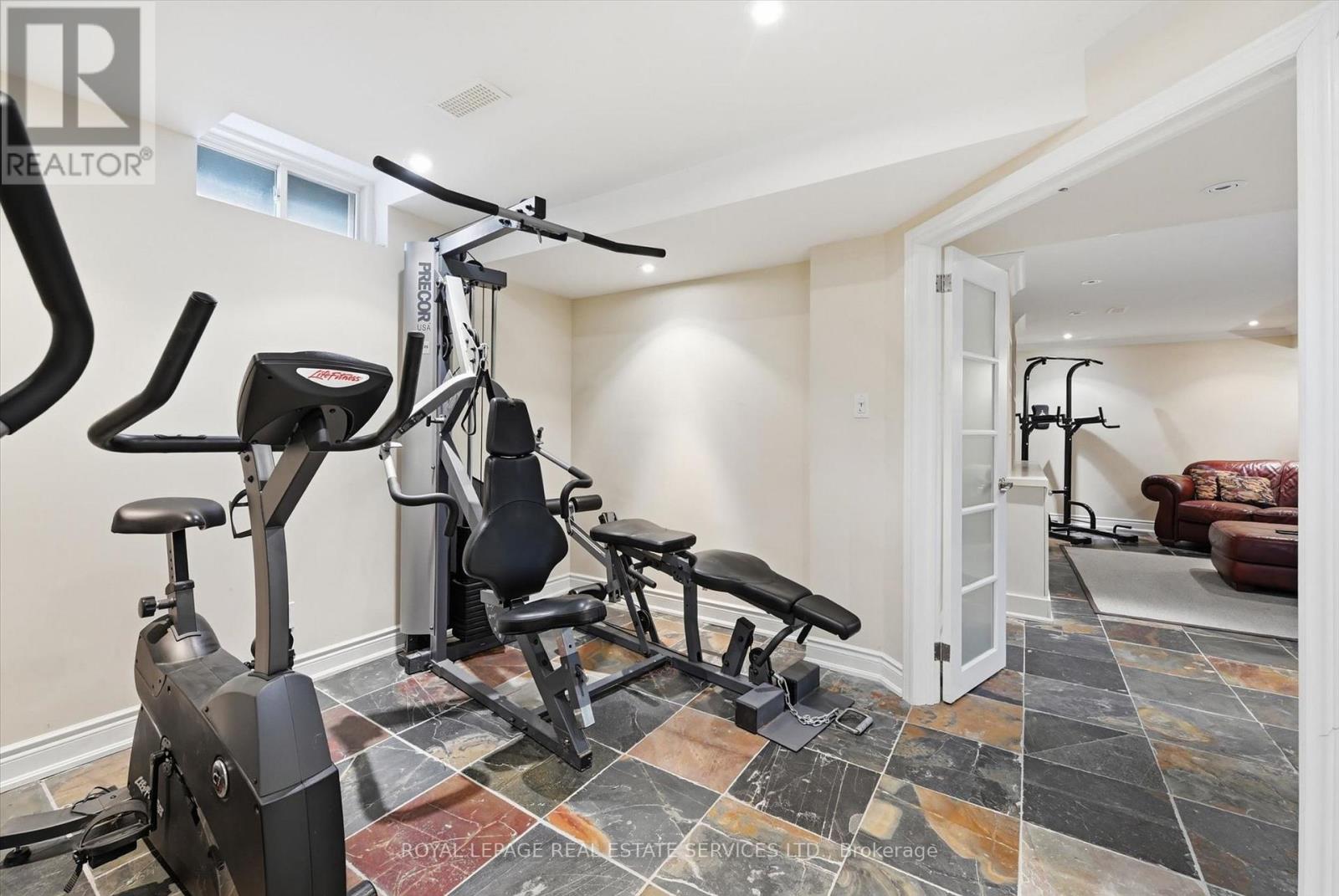 2170 BROOKHAVEN CRESCENT - 46