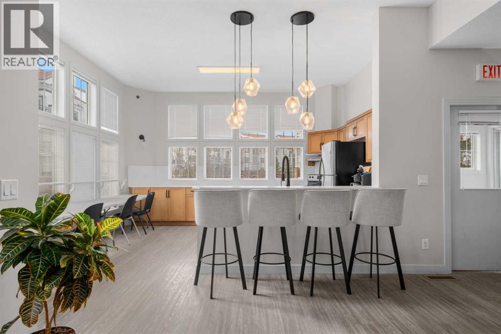 #117 60 Royal Oak Plaza NW - 18