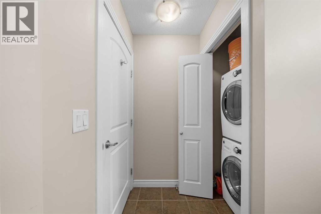 #117 60 Royal Oak Plaza NW - 13