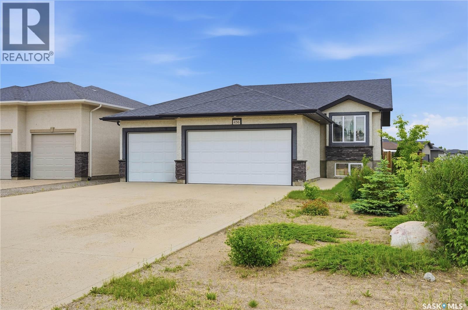 456 5th AVENUE - 44