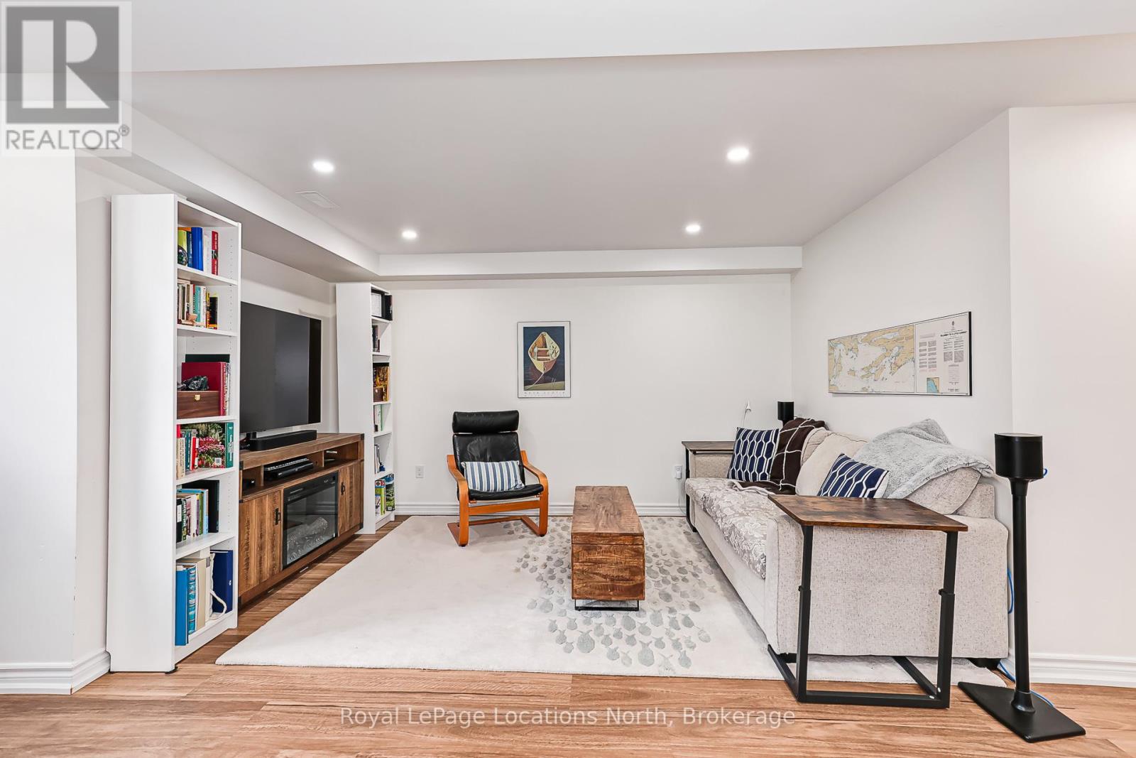 16 GREAVES AVENUE - 24