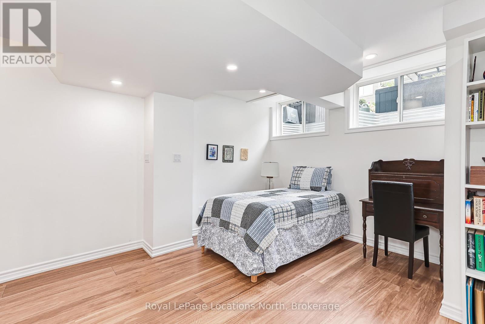 16 GREAVES AVENUE - 25