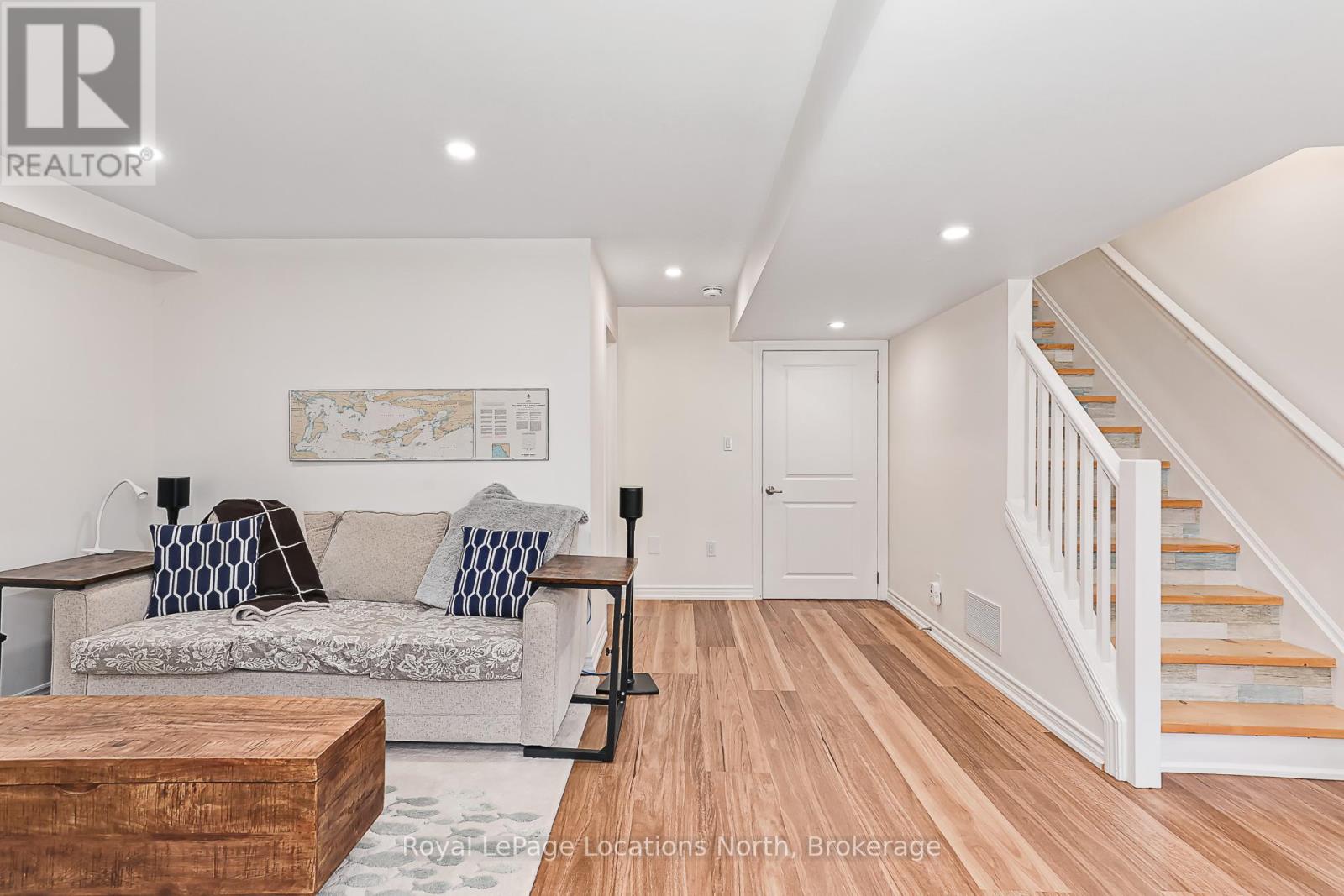 16 GREAVES AVENUE - 26