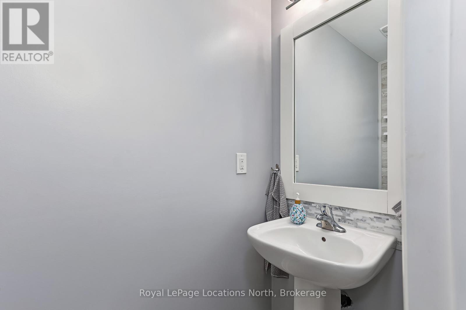 16 GREAVES AVENUE - 4