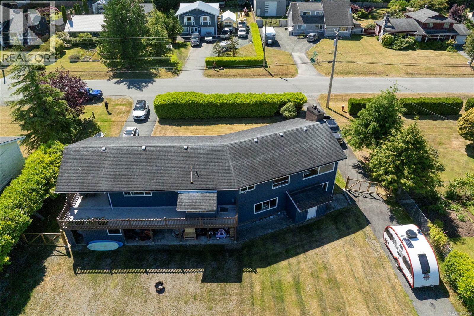 6095 Beaver Harbour Rd - 2