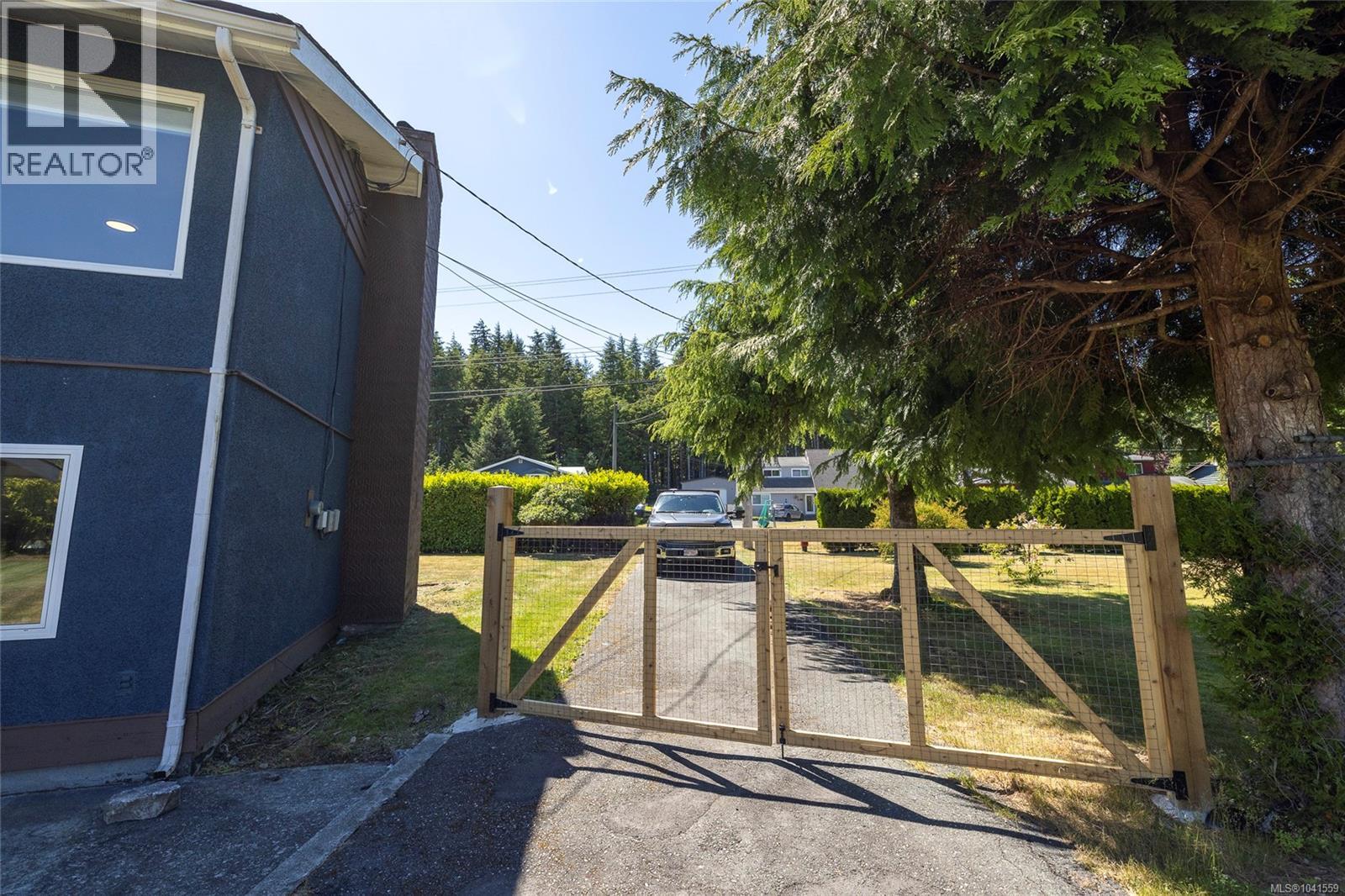 6095 Beaver Harbour Rd - 11
