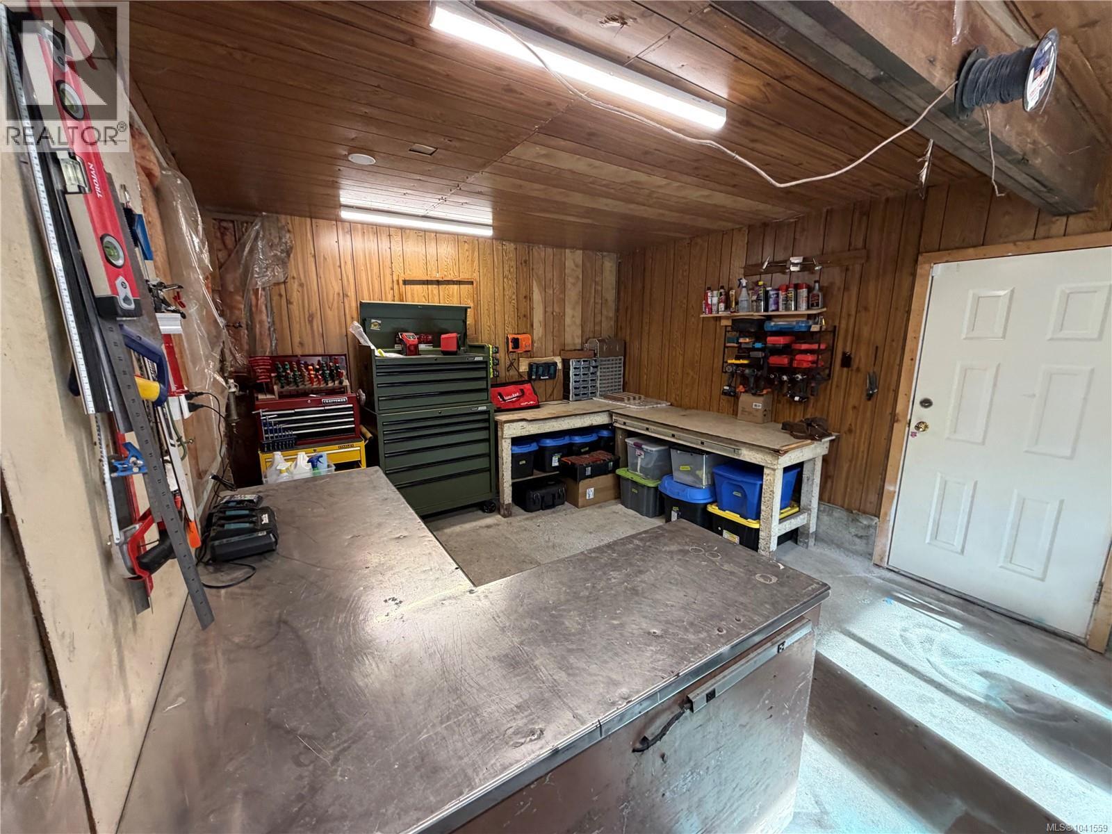 6095 Beaver Harbour Rd - 47
