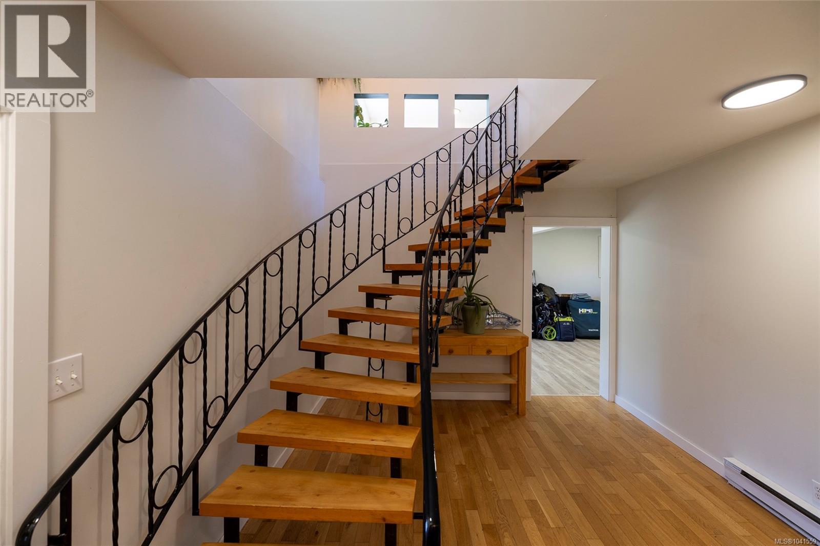 6095 Beaver Harbour Rd - 23