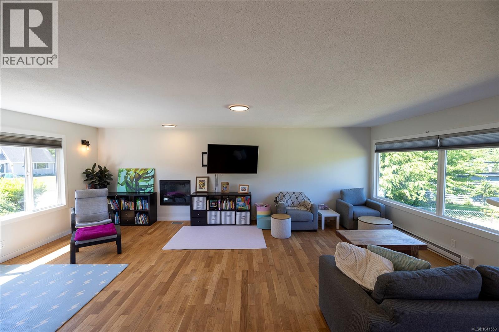 6095 Beaver Harbour Rd - 24