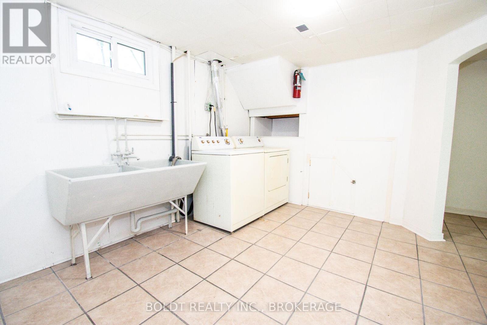 25 ELM RIDGE DRIVE - 27
