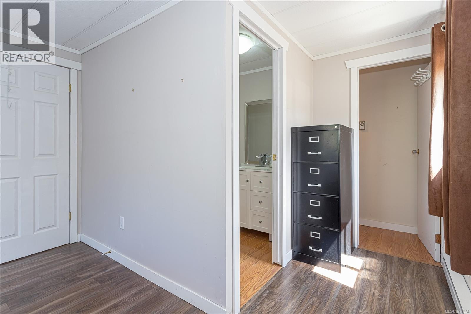 #10 10980 Westdowne Rd - 14