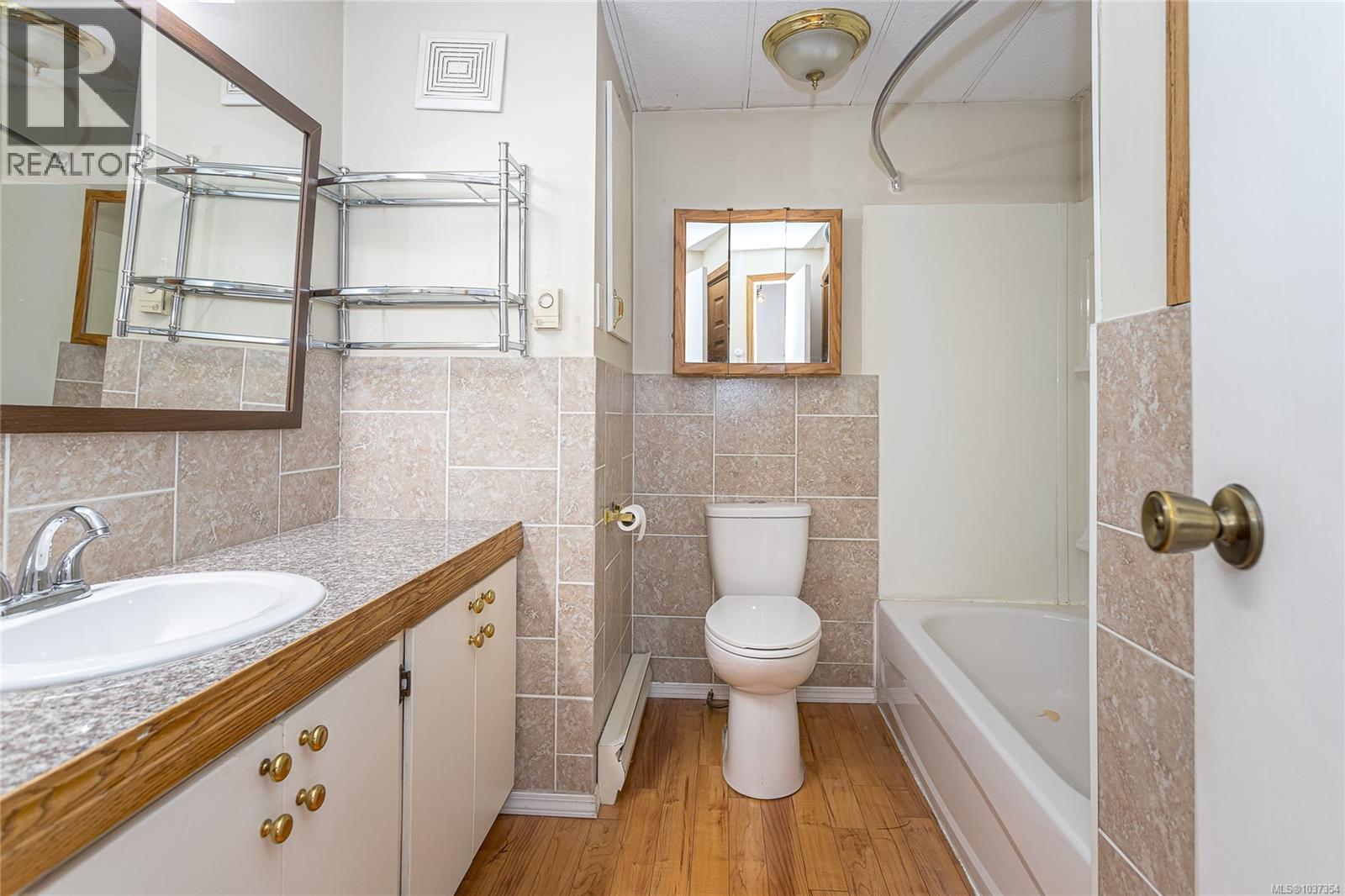 #10 10980 Westdowne Rd - 16
