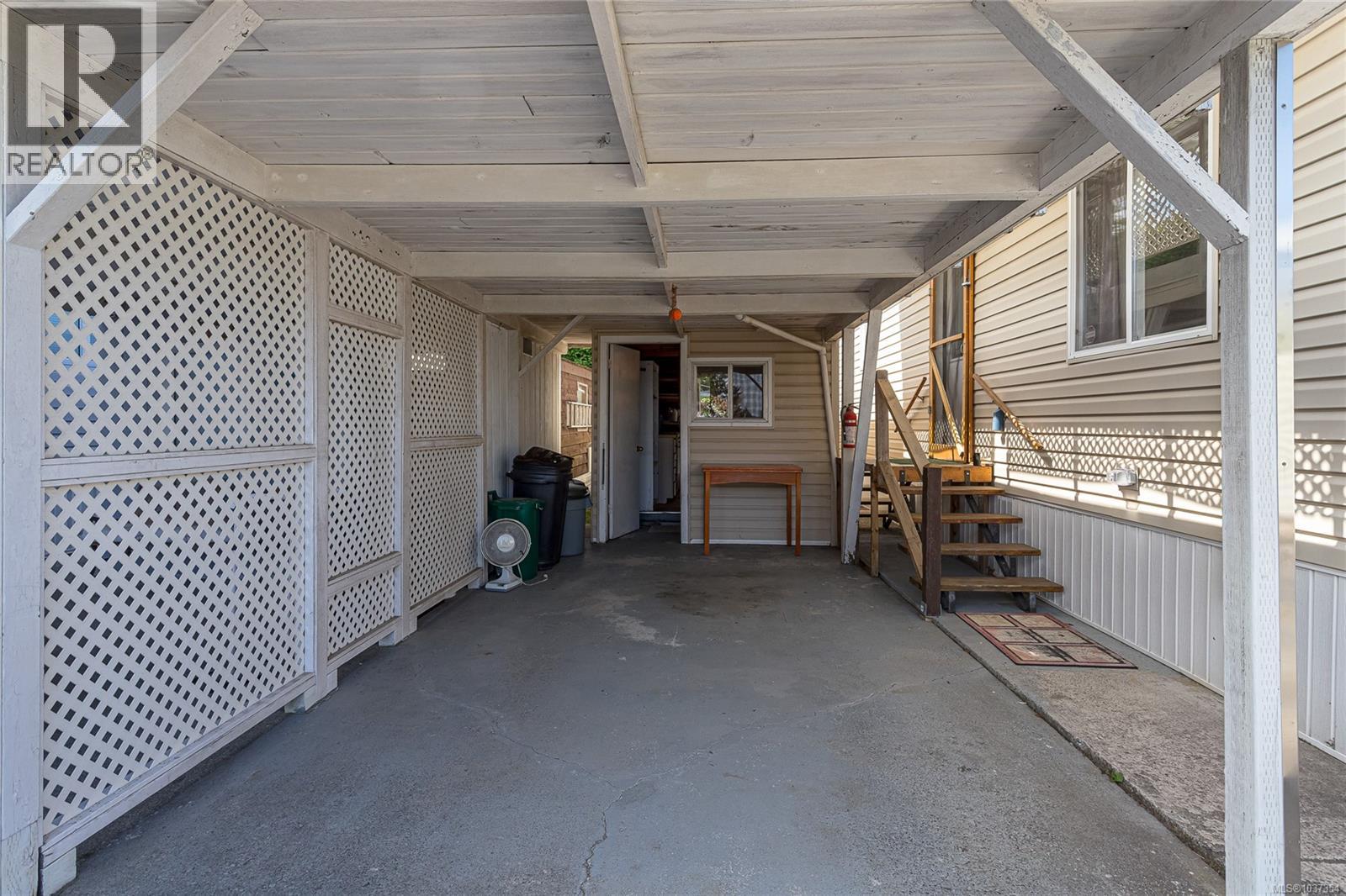 #10 10980 Westdowne Rd - 32