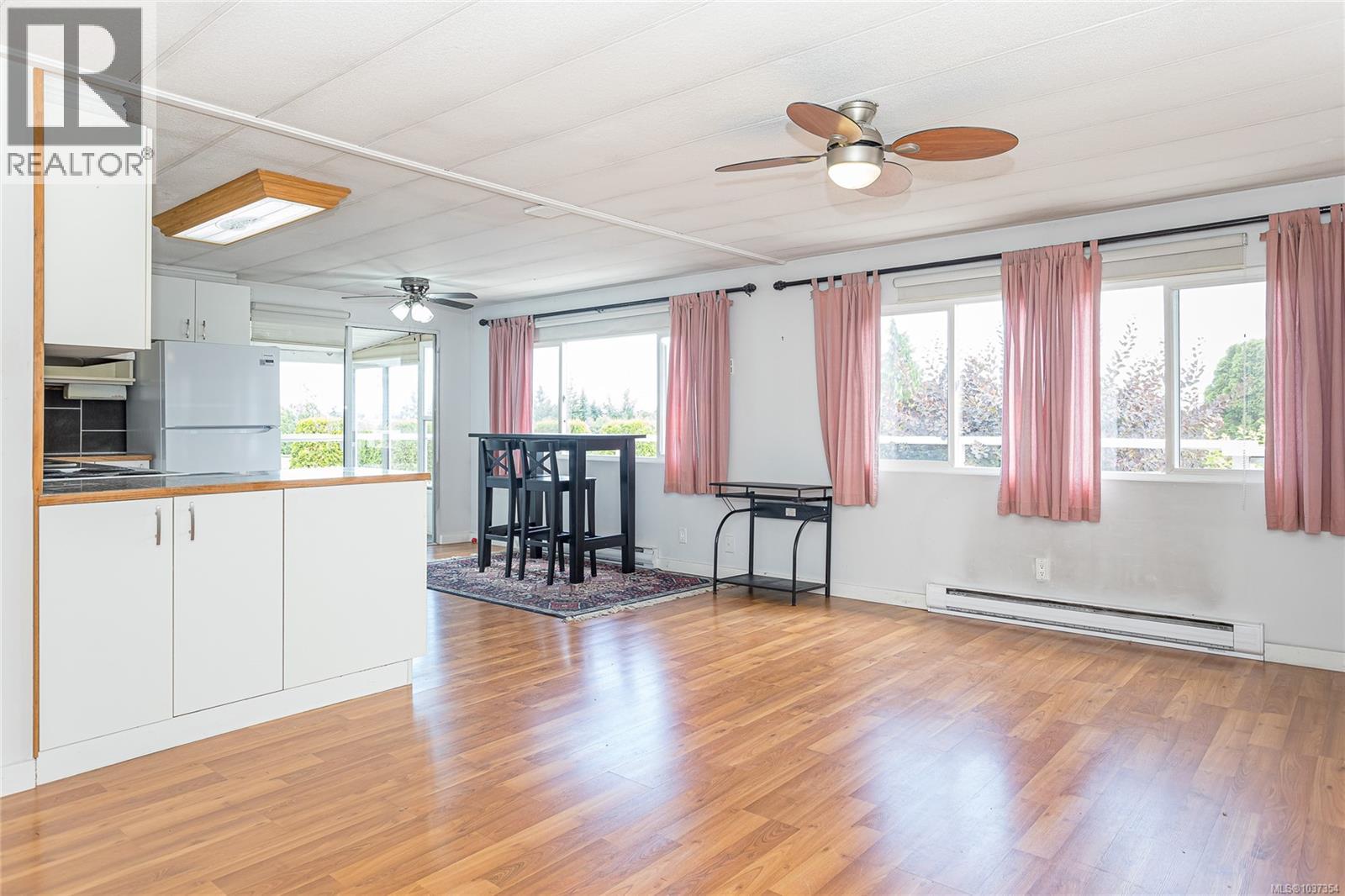 #10 10980 Westdowne Rd - 6