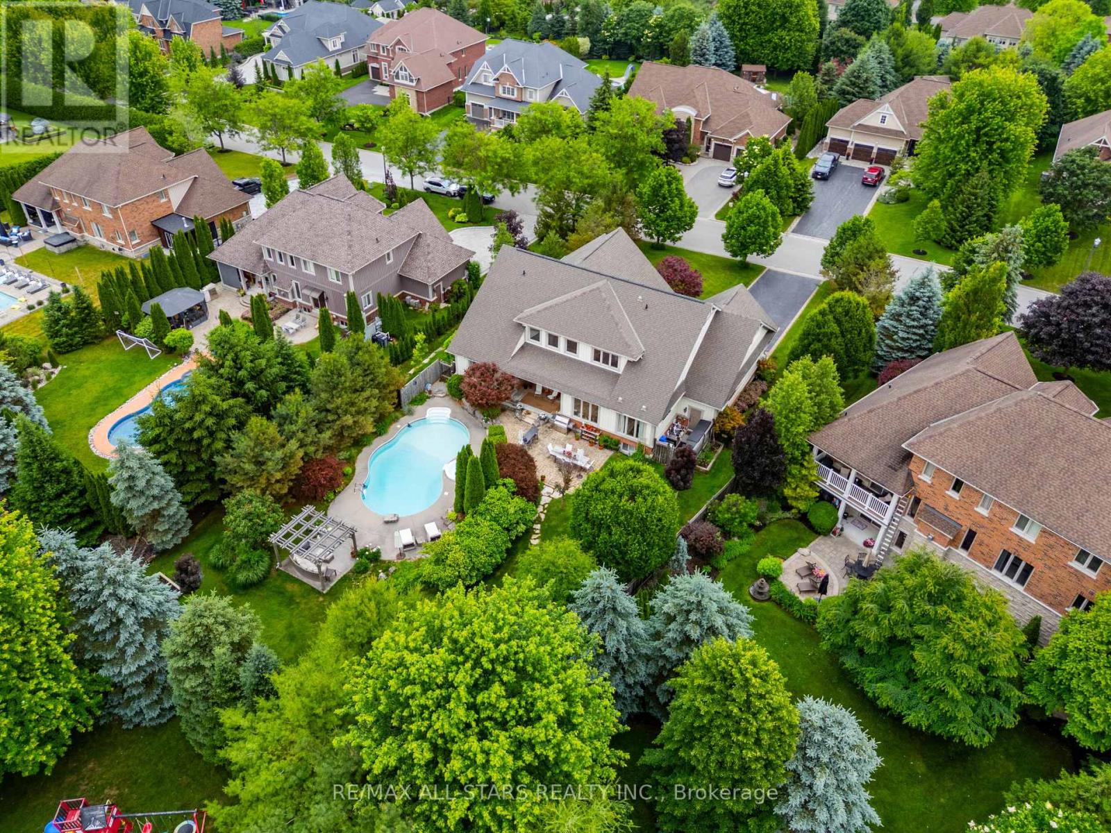 #74 8 FORESTGREEN DRIVE - 43