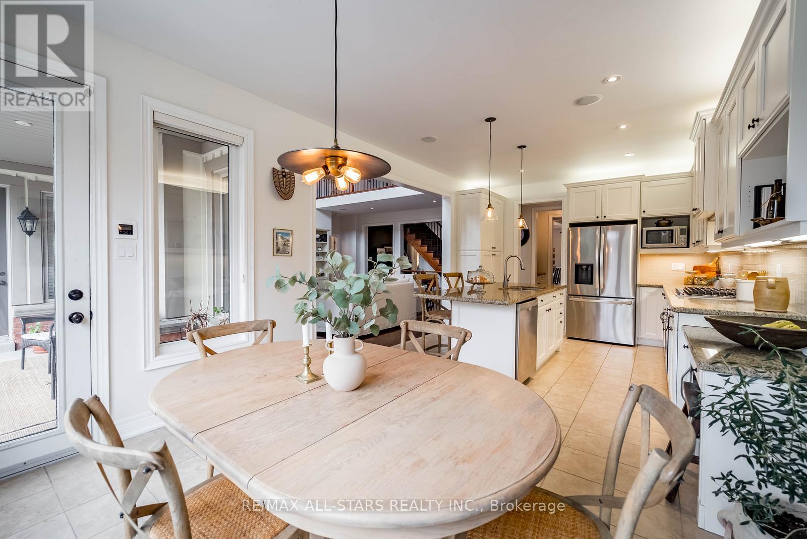 #74 8 FORESTGREEN DRIVE - 17