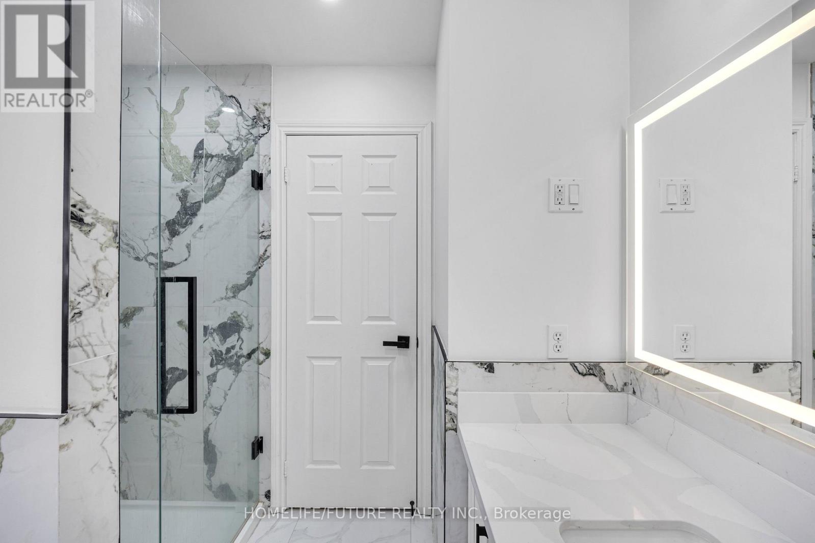 262 HELEN AVENUE - 24