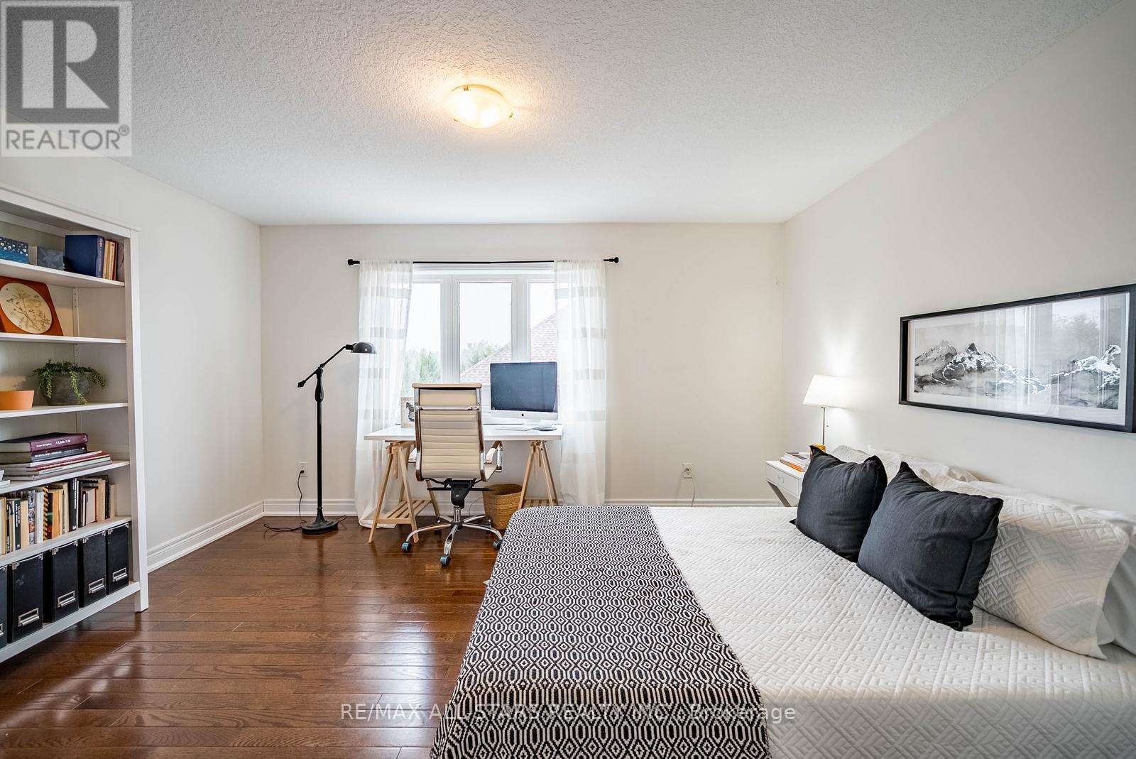 #74 8 FORESTGREEN DRIVE - 34