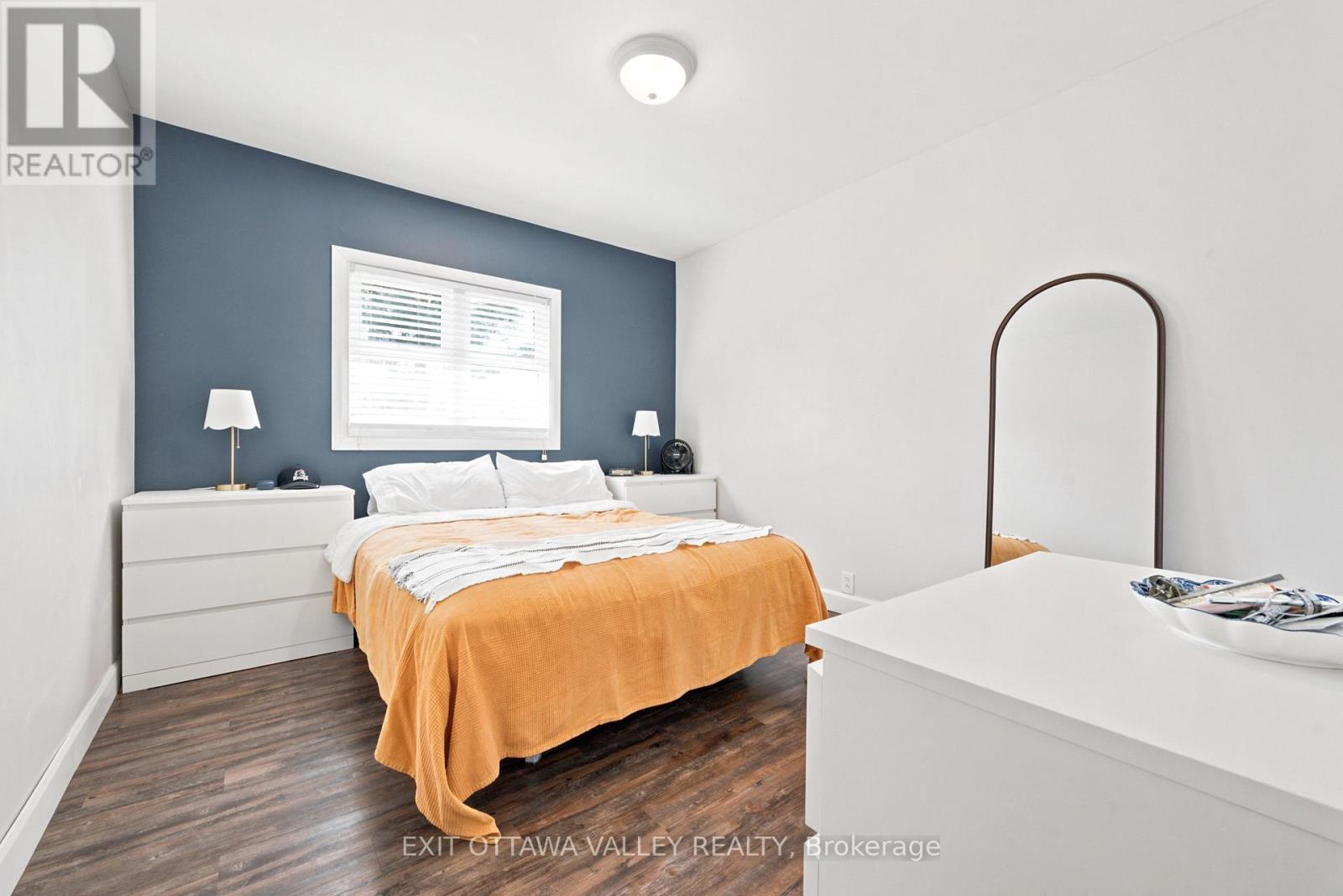 41 HURON STREET - Image 20