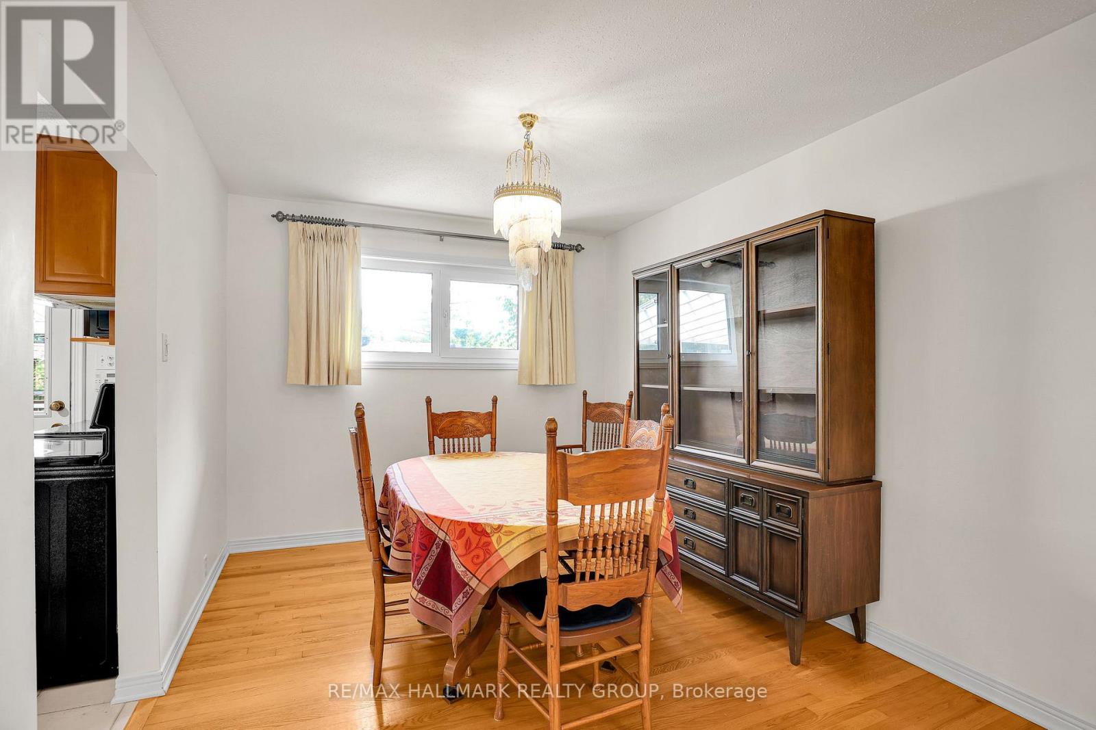37 LYALL STREET - 10