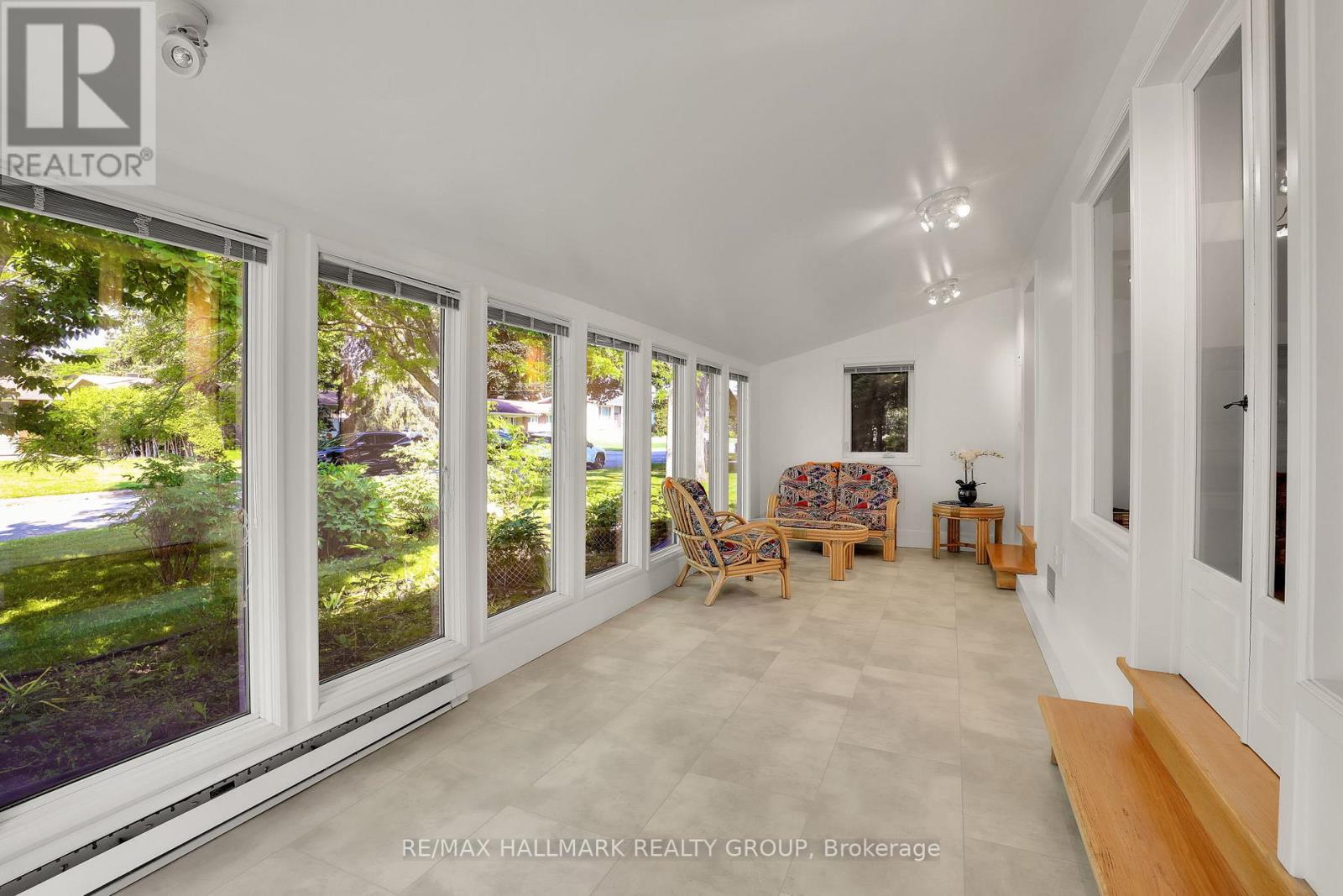 37 LYALL STREET - 4