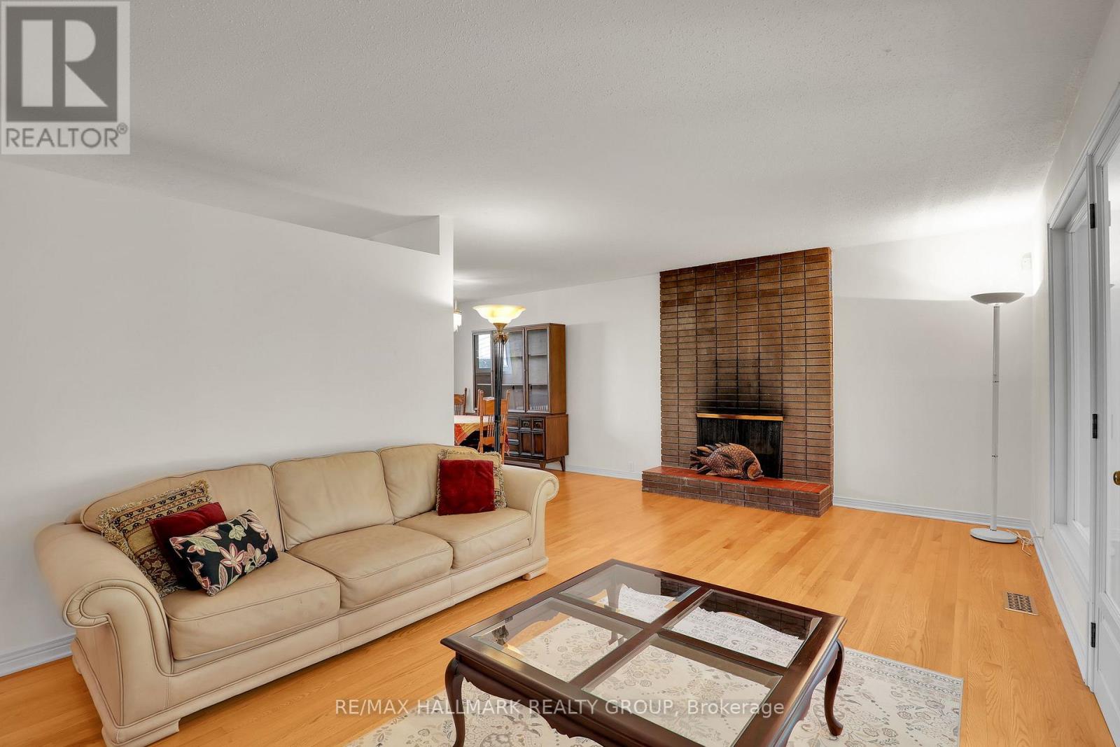 37 LYALL STREET - 8