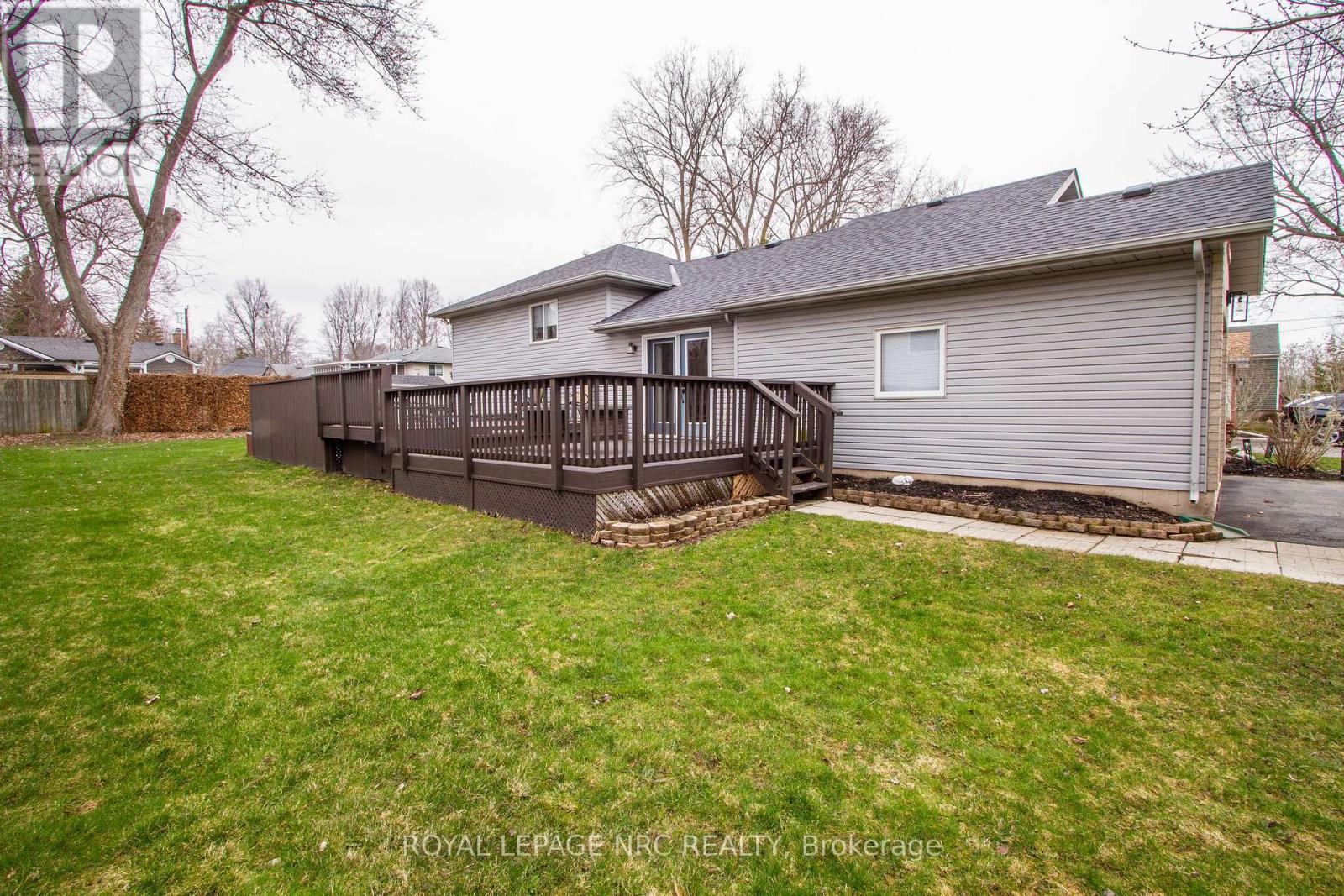 3270 POPLAR AVENUE - 27