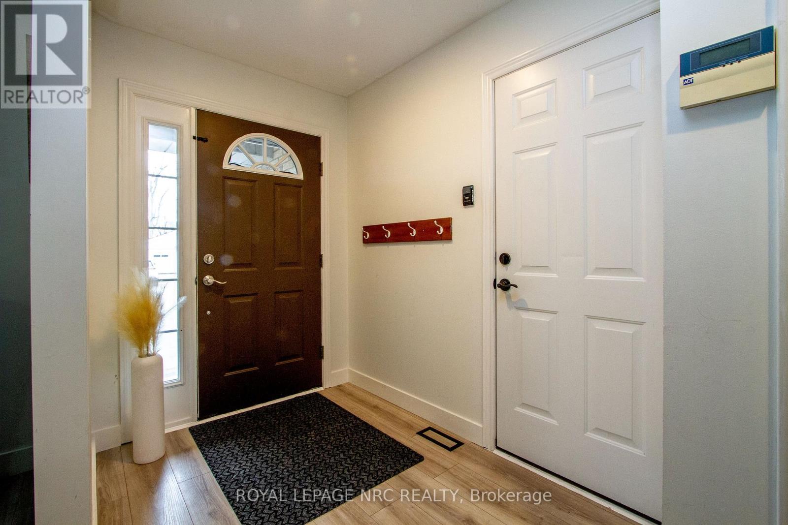 3270 POPLAR AVENUE - 4