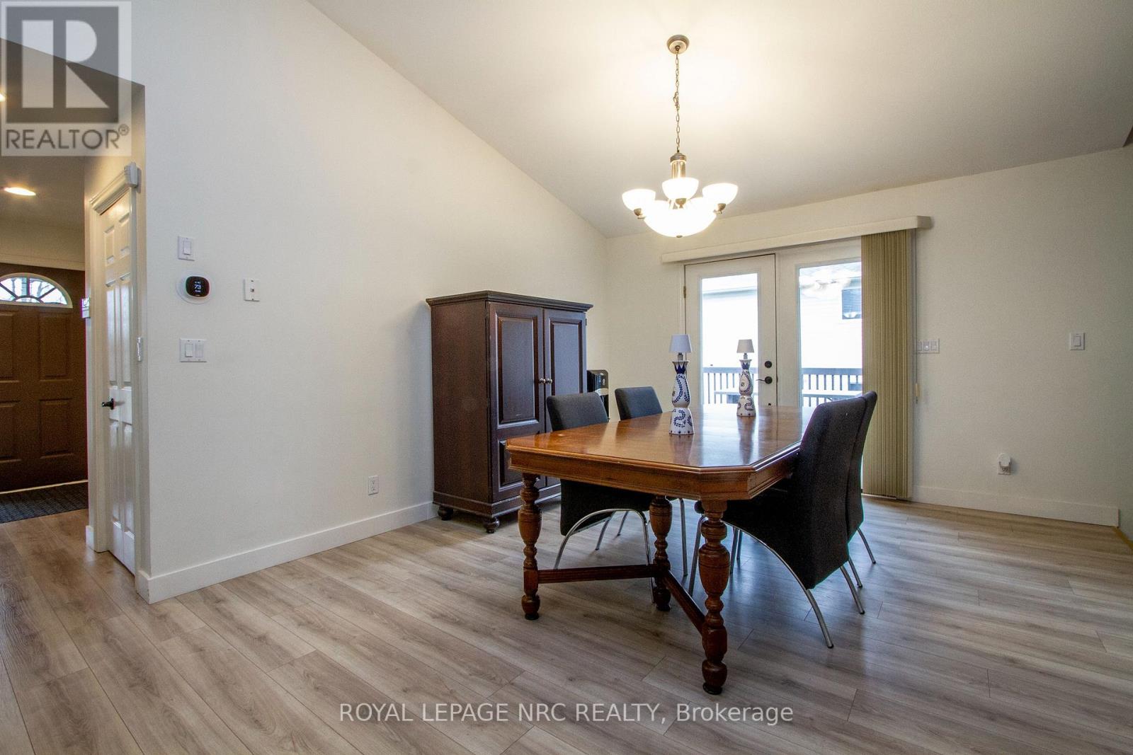 3270 POPLAR AVENUE - 7