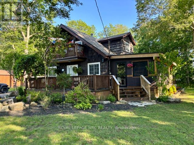 4882 MAPLEVIEW CRESCENT - 1