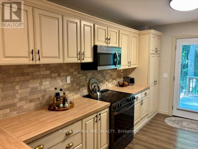 4882 MAPLEVIEW CRESCENT - 14