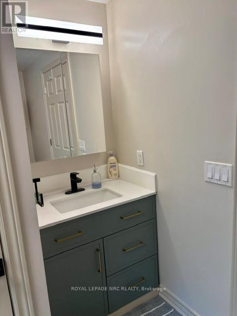 4882 MAPLEVIEW CRESCENT - 22
