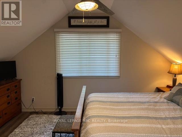 4882 MAPLEVIEW CRESCENT - 24