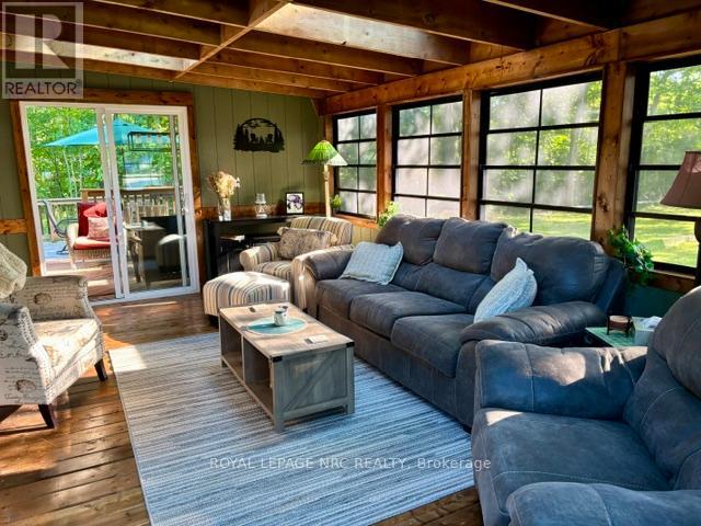 4882 MAPLEVIEW CRESCENT - 25