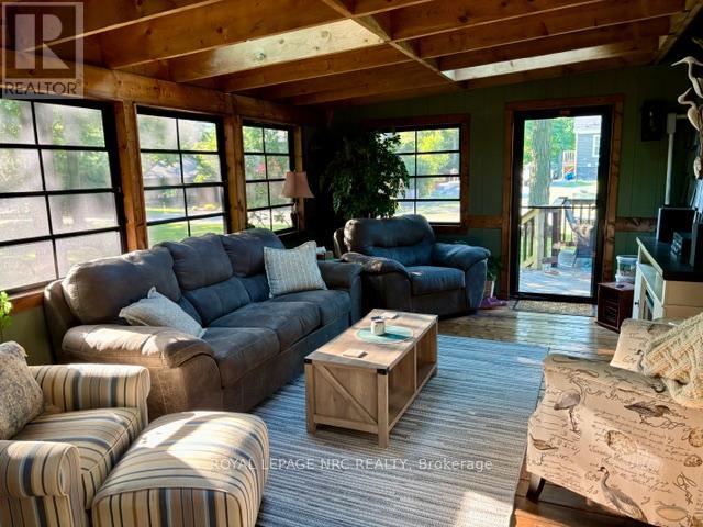 4882 MAPLEVIEW CRESCENT - 28