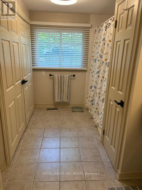 4882 MAPLEVIEW CRESCENT - 35